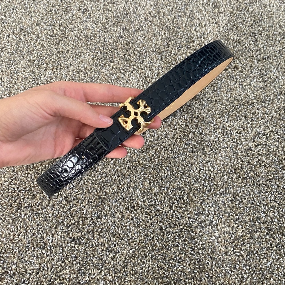 Tory Burch 1” Kira Embossed Logo Belt